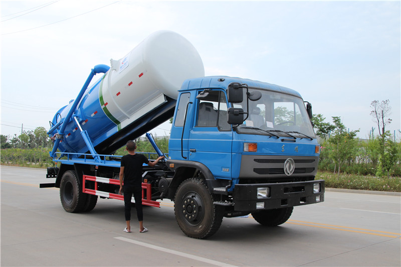 東風(fēng)153(老款) 10方吸污車