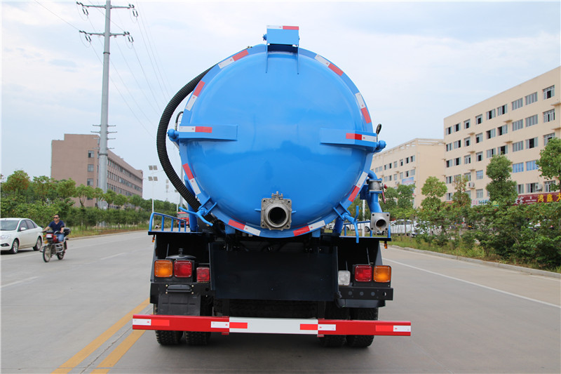 東風(fēng)153(老款) 10方吸污車