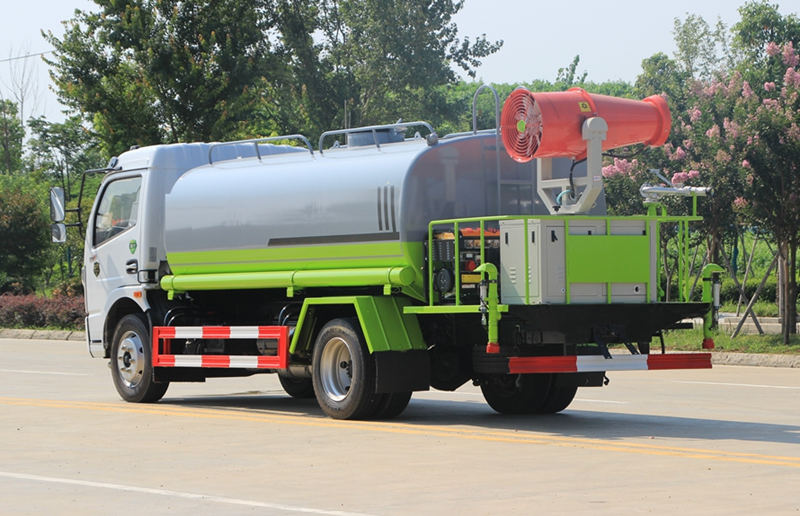 國六東風9.2噸噴霧車